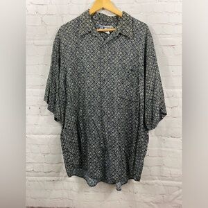 UNTied Men' Rayon Abstract Print Button Front Short Sleeve Shirt Size XL